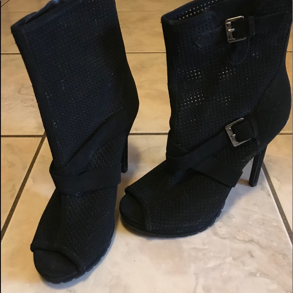 High ankle boots